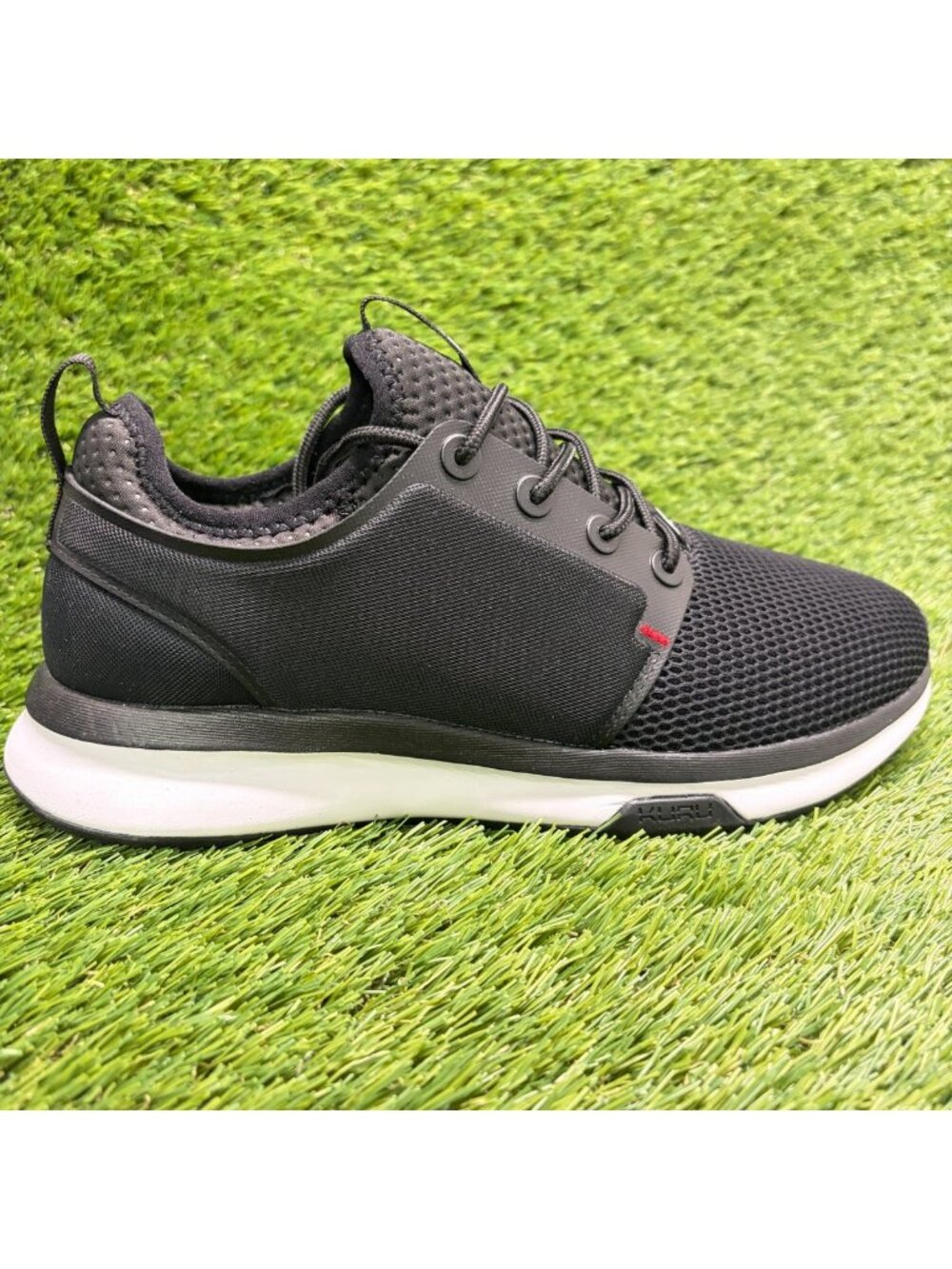 Kuru Atom Mens Size 7E Black White Athletic Running Walking Shoes Sneakers